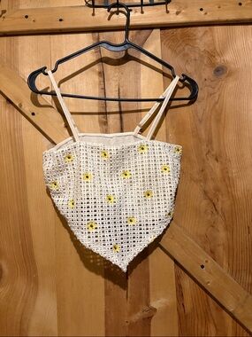Crochet Daisy Halter Crop Top - Cream with Yellow Daisies